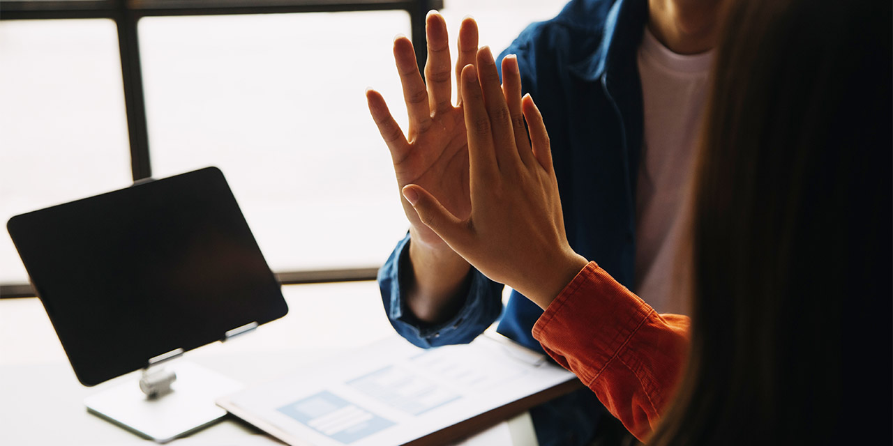 ¿Cómo implementar un protocolo contra el acoso laboral en empresas pequeñas?
